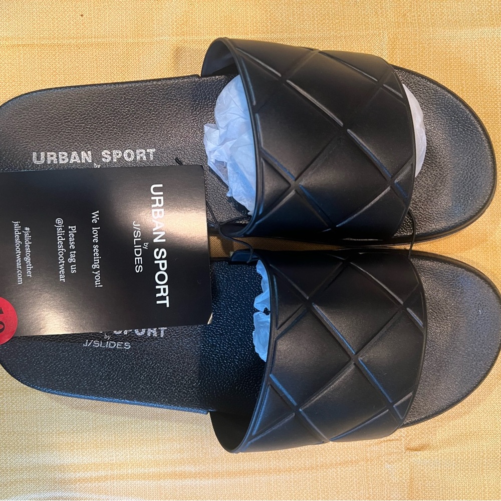 🆕💚 J/Slides | Fabio Black PVC Size 10. Quilted Sandals.